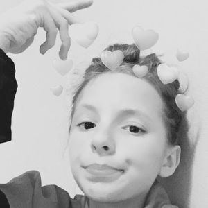 Meet your Posher, Alyxia